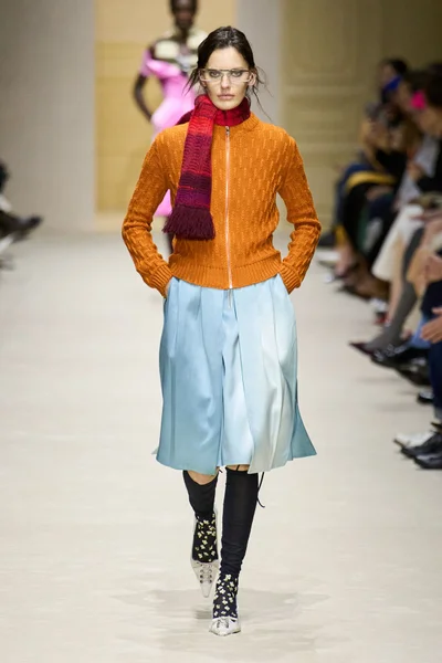 Look 28